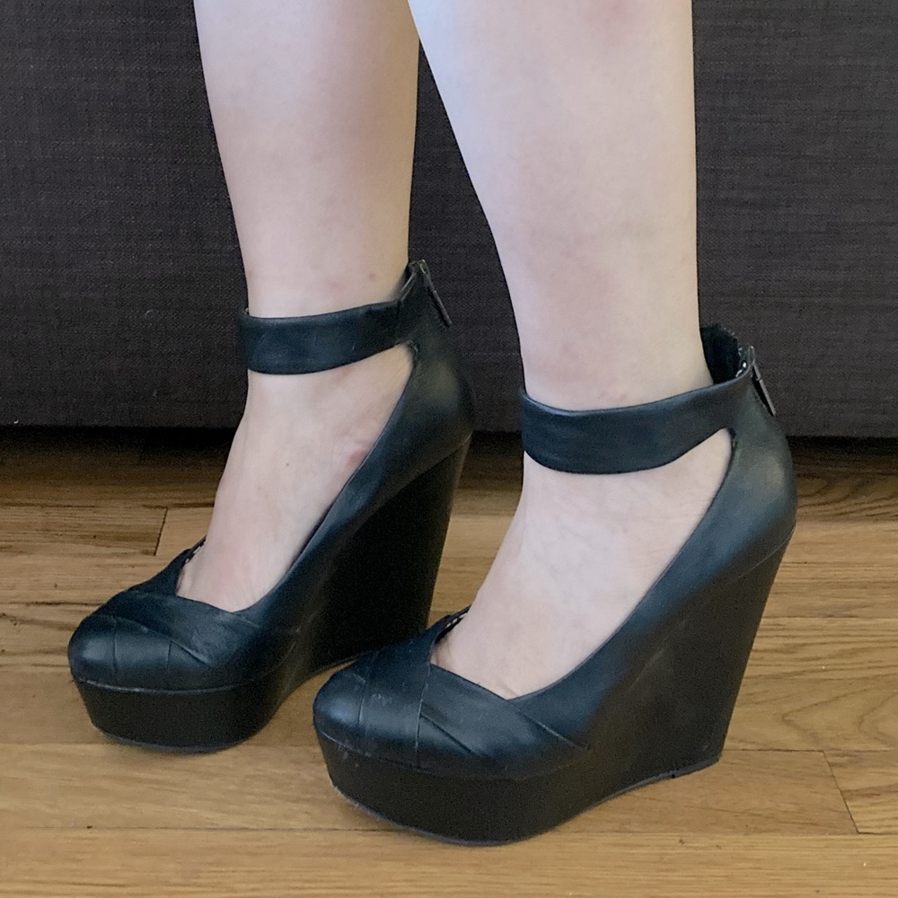 Jessica Simpson wedge platform ankle strap heels 6